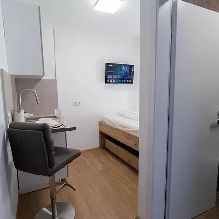 Appartement Tiny - *